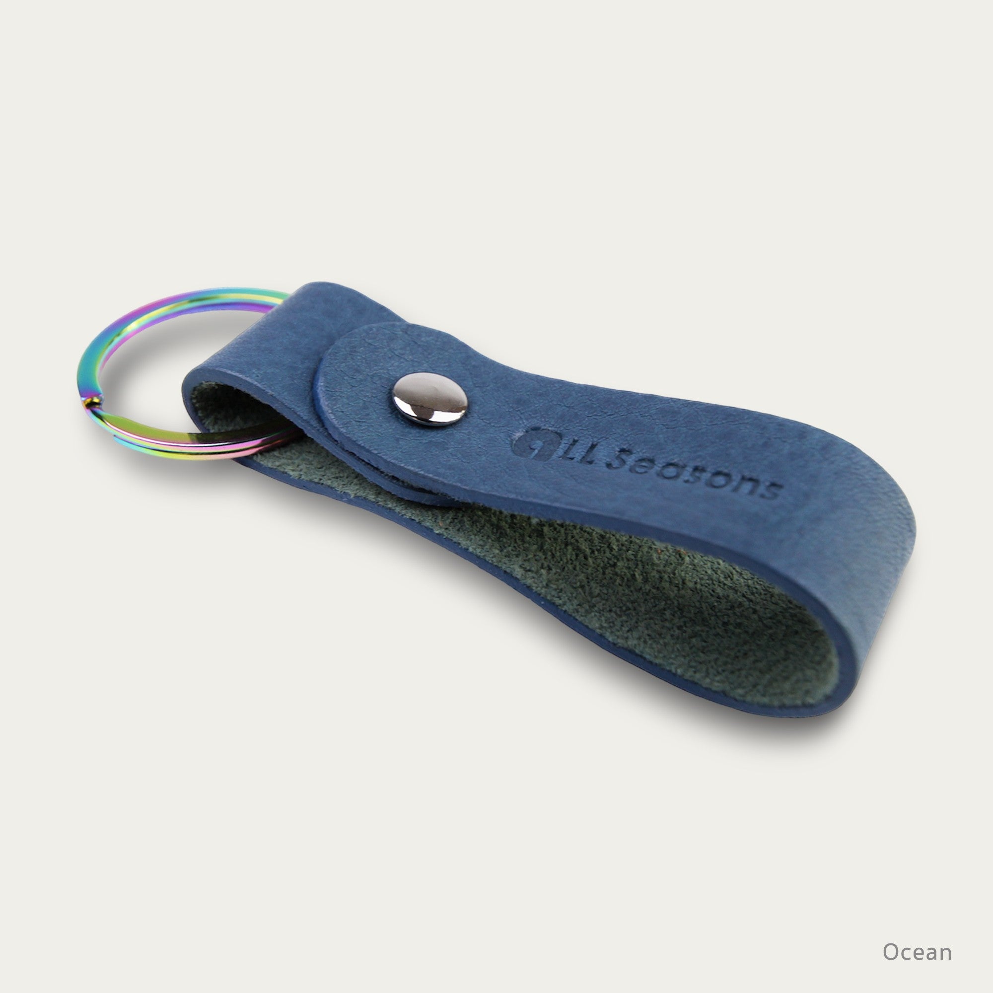 A Rainbow Flat Round Keychain [Mill Grain Leather] V.5